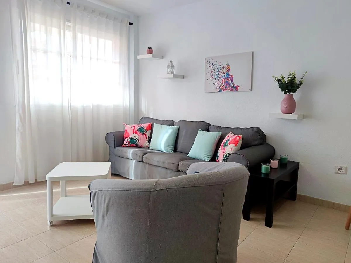 The Heights - Los Cristianos - Heated Pool - Wifi Free 0*, Los Cristianos (Tenerife)